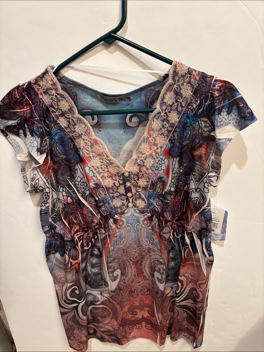 NWT Unity Wordwear Multicolor V-Neck Lace Trim Print Top S tunic